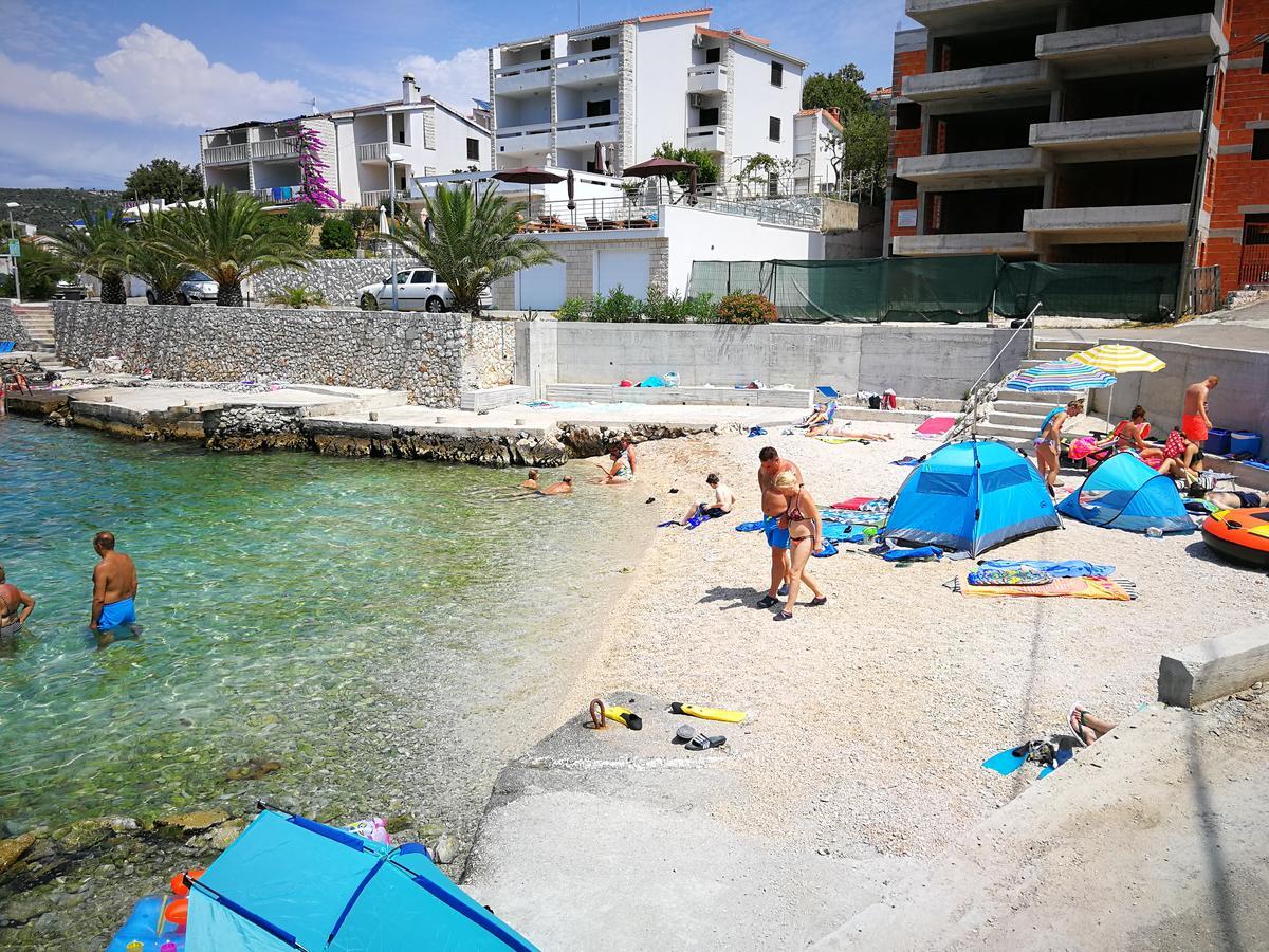 Apartments Villa Laguna With Pool Razanj Exterior photo